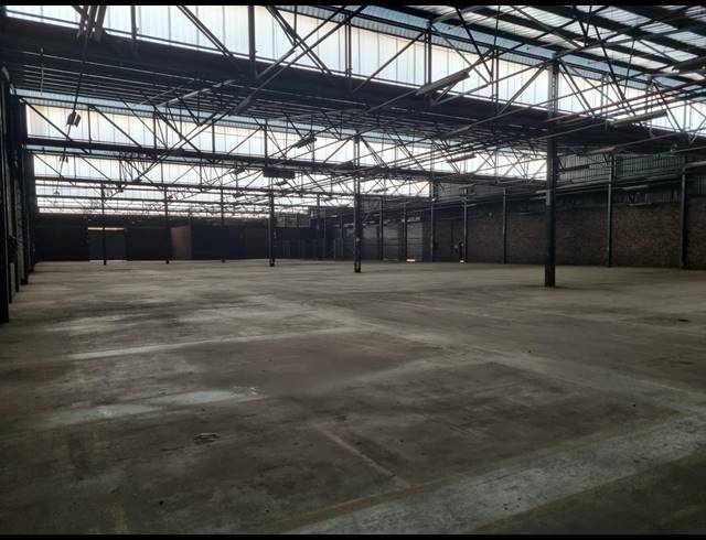 3,492M² WAREHOUSE TO LET IN ROCKY DRIFT